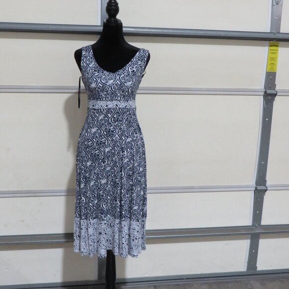 BOGO Charter Club Petite Floral Sleeveless Floral Dress Black & White 2P 2 - Picture 1 of 10